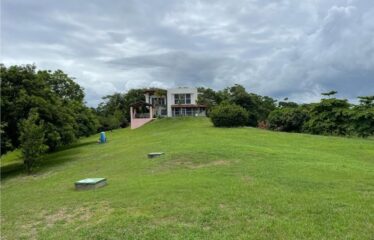 OCEAN VIEW AND MOUNTAIN VIEW LUXURY HOME WITH GUEST HOUSE