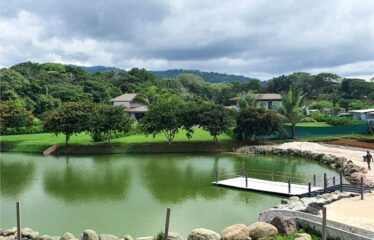 New Lake House. Close to Beach!