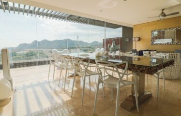 Luxurious condominium with ocean views, Playa Herradura