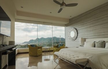 Luxurious condominium with ocean views, Playa Herradura