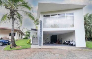 Hermosa Casa en Lomas del Mar, Playa Hermosa