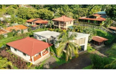 Hermosa Casa en Lomas del Mar, Playa Hermosa